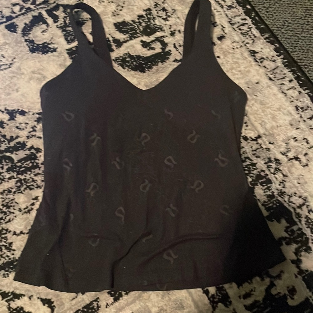 Align tank with logo